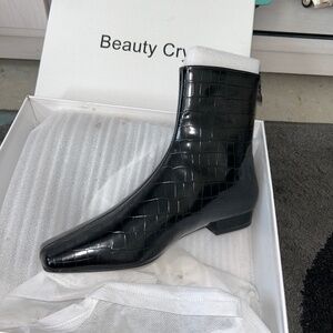 Women’s boots